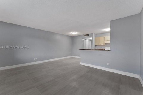 Снять в аренду кондоминиум в Бойнтон-Бич, Флорида 1 спальня, 65.4м2, № 2030756 - фото 5