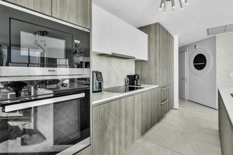 Condo in Miami, Florida, 3 bedrooms  № 2025918 - photo 22