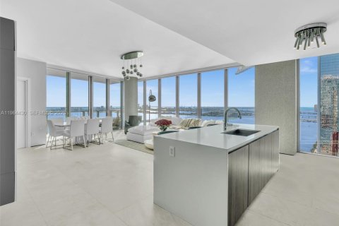 Condo in Miami, Florida, 3 bedrooms  № 2025918 - photo 13