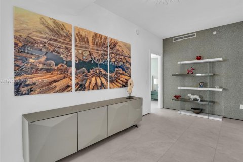 Condo in Miami, Florida, 3 bedrooms  № 2025918 - photo 4