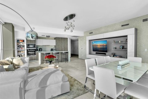 Condo in Miami, Florida, 3 bedrooms  № 2025918 - photo 30