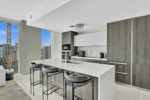 Condo in Miami, Florida, 3 bedrooms  № 2025918 - photo 15
