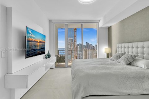 Condo in Miami, Florida, 3 bedrooms  № 2025918 - photo 5