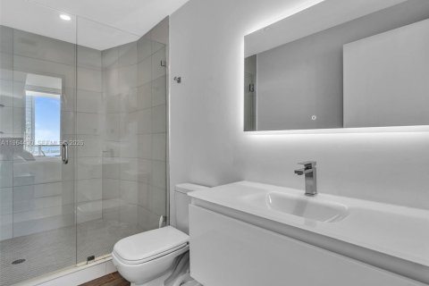 Condo in Miami, Florida, 3 bedrooms  № 2025918 - photo 12