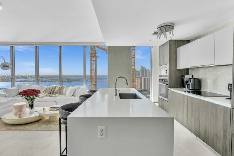 Condo in Miami, Florida, 3 bedrooms  № 2025918 - photo 14