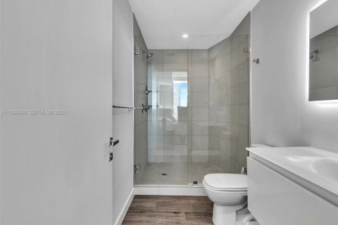 Condo in Miami, Florida, 3 bedrooms  № 2025918 - photo 11