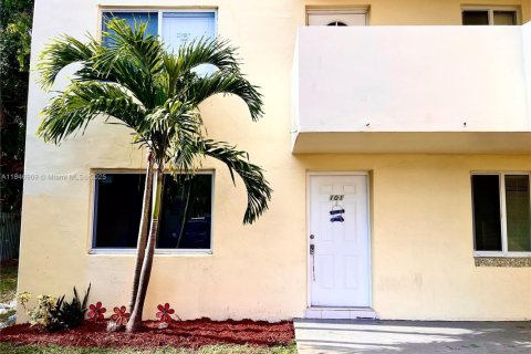 Copropriété à louer à Miami, Floride: 2 chambres, 107.4 m2 № 1846291 - photo 2