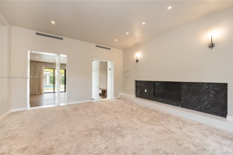 House in Pinecrest, Florida 6 bedrooms, 590.21 sq.m. № 1812352 - photo 22