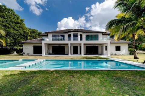 House in Pinecrest, Florida 6 bedrooms, 590.21 sq.m. № 1812352 - photo 4