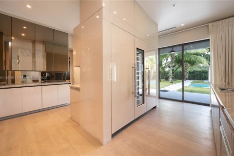House in Pinecrest, Florida 6 bedrooms, 590.21 sq.m. № 1812352 - photo 18