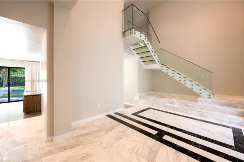 House in Pinecrest, Florida 6 bedrooms, 590.21 sq.m. № 1812352 - photo 11