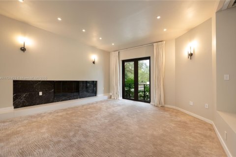 House in Pinecrest, Florida 6 bedrooms, 590.21 sq.m. № 1812352 - photo 23