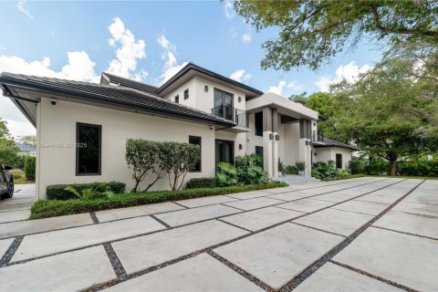 House in Pinecrest, Florida 6 bedrooms, 590.21 sq.m. № 1812352 - photo 3