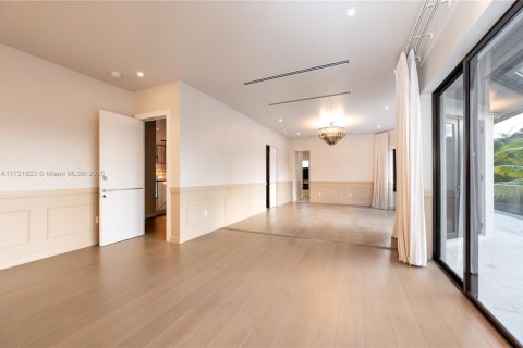 House in Pinecrest, Florida 6 bedrooms, 590.21 sq.m. № 1812352 - photo 29