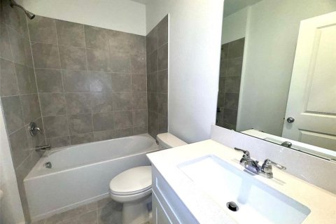 Casa en alquiler en Kissimmee, Florida, 4 dormitorios, 196.02 m2 № 1879508 - foto 6
