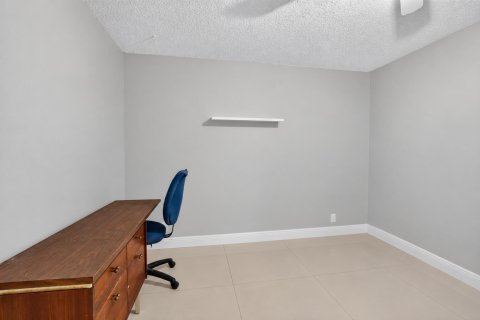 House in Lake Worth, Florida 3 bedrooms, 182.74 sq.m. № 2393243 - photo 25