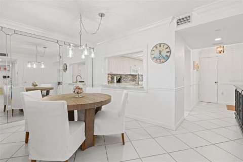 Copropriété à vendre à Sarasota, Floride: 2 chambres, 139.17 m2 № 2237579 - photo 16