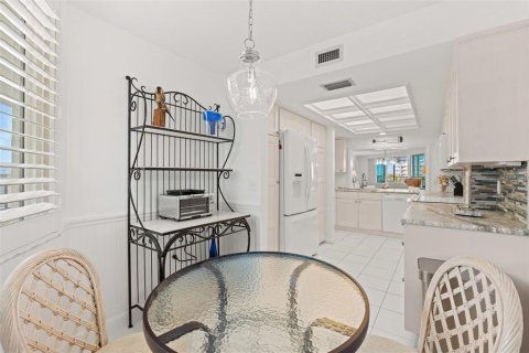 Copropriété à vendre à Sarasota, Floride: 2 chambres, 139.17 m2 № 2237579 - photo 15