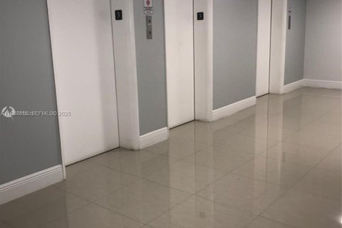 Купить кондоминиум в Холливуд, Флорида 2 спальни, 113.15м2, № 2053401 - фото 17