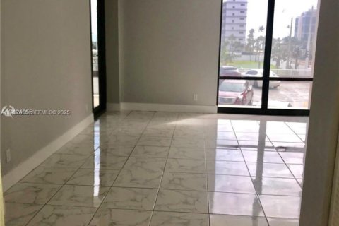 Купить кондоминиум в Холливуд, Флорида 2 спальни, 113.15м2, № 2053401 - фото 8