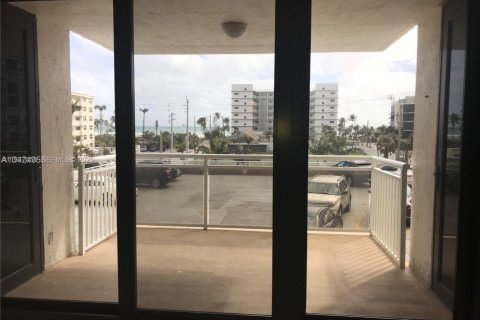 Купить кондоминиум в Холливуд, Флорида 2 спальни, 113.15м2, № 2053401 - фото 7