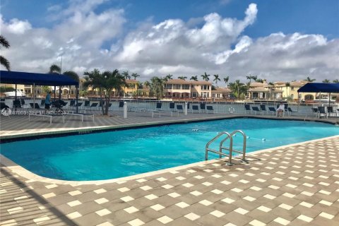 Купить кондоминиум в Холливуд, Флорида 2 спальни, 113.15м2, № 2053401 - фото 23