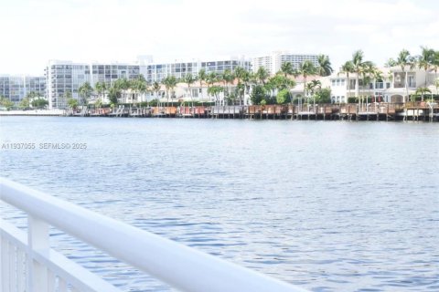 Купить кондоминиум в Холливуд, Флорида 2 спальни, 113.15м2, № 2053401 - фото 21