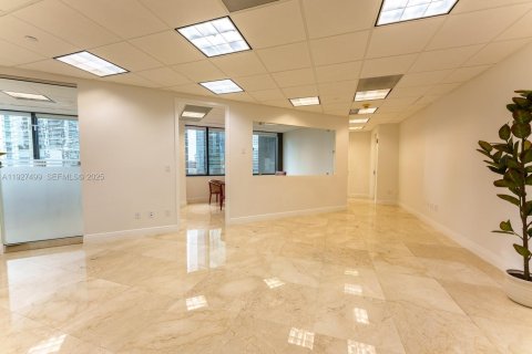 Commercial property in Miami, Florida № 2076825 - photo 20
