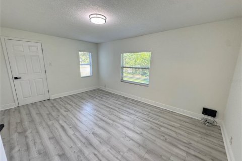 House in Tampa, Florida 3 bedrooms, 139.35 sq.m. № 1918413 - photo 13