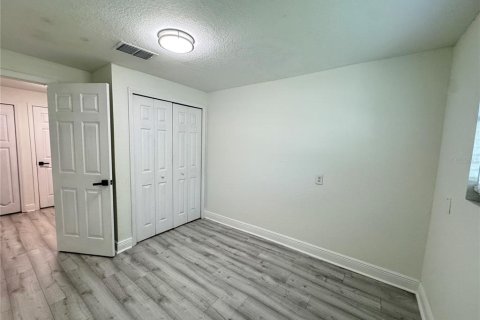 House in Tampa, Florida 3 bedrooms, 139.35 sq.m. № 1918413 - photo 12