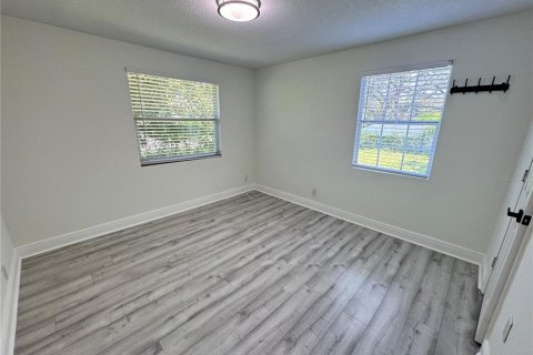 House in Tampa, Florida 3 bedrooms, 139.35 sq.m. № 1918413 - photo 16
