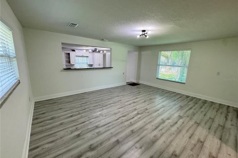 House in Tampa, Florida 3 bedrooms, 139.35 sq.m. № 1918413 - photo 4