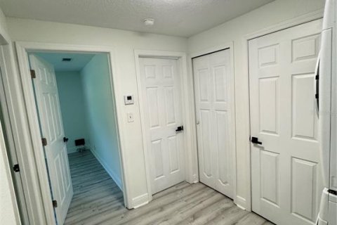House in Tampa, Florida 3 bedrooms, 139.35 sq.m. № 1918413 - photo 18
