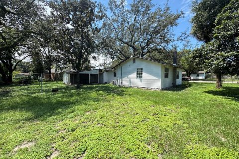 House in Tampa, Florida 3 bedrooms, 139.35 sq.m. № 1918413 - photo 21