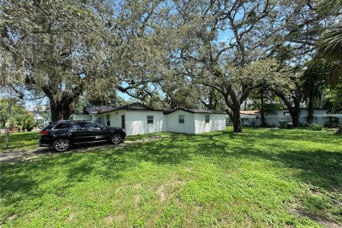 House in Tampa, Florida 3 bedrooms, 139.35 sq.m. № 1918413 - photo 20