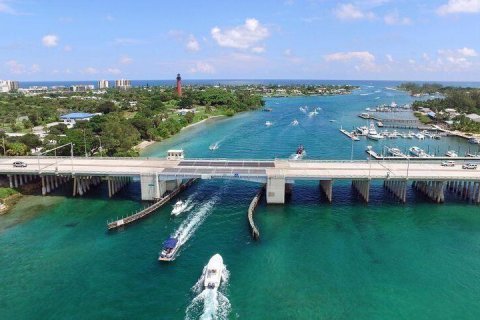Copropriété à vendre à Jupiter, Floride: 2 chambres, 153.29 m2 № 788045 - photo 1