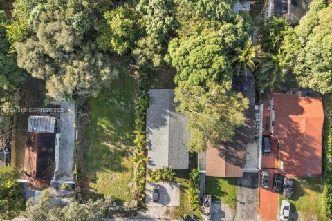 House in North Miami Beach, Florida 2 bedrooms, 156.08 sq.m. № 1994109 - photo 24