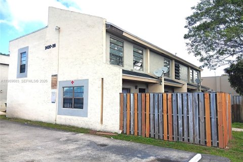 Townhouse in Lauderhill, Florida 2 bedrooms, 94.76 sq.m. № 2032207 - photo 9