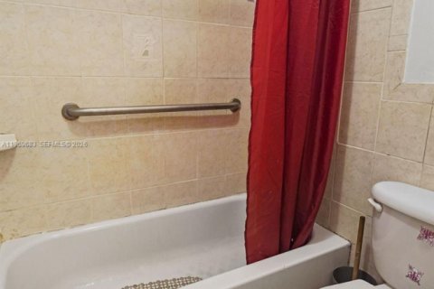 Townhouse in Lauderhill, Florida 2 bedrooms, 94.76 sq.m. № 2032207 - photo 8