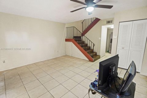 Townhouse in Lauderhill, Florida 2 bedrooms, 94.76 sq.m. № 2032207 - photo 6