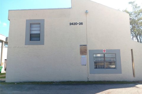 Townhouse in Lauderhill, Florida 2 bedrooms, 94.76 sq.m. № 2032207 - photo 10