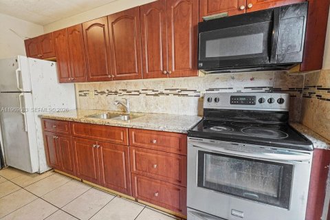 Townhouse in Lauderhill, Florida 2 bedrooms, 94.76 sq.m. № 2032207 - photo 17