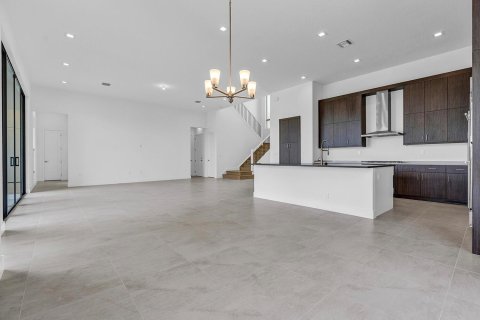 House in Boca Raton, Florida 6 bedrooms, 506.6 sq.m. № 2086381 - photo 5