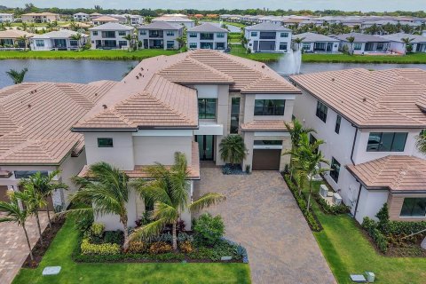 House in Boca Raton, Florida 6 bedrooms, 506.6 sq.m. № 2086381 - photo 2