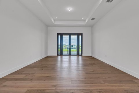 House in Boca Raton, Florida 6 bedrooms, 506.6 sq.m. № 2086381 - photo 27
