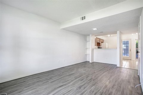 Townhouse in Orlando, Florida 2 bedrooms, 74.32 sq.m. № 1870638 - photo 4
