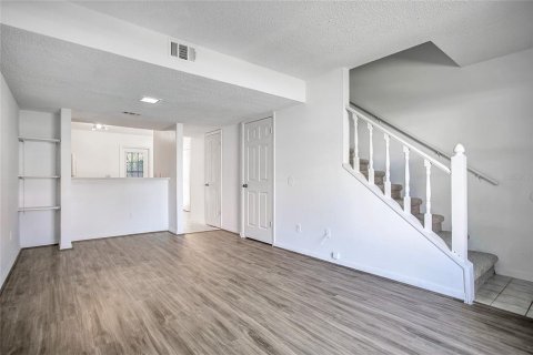 Townhouse in Orlando, Florida 2 bedrooms, 74.32 sq.m. № 1870638 - photo 3