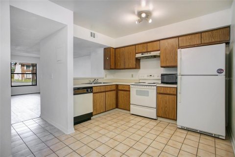 Townhouse in Orlando, Florida 2 bedrooms, 74.32 sq.m. № 1870638 - photo 6