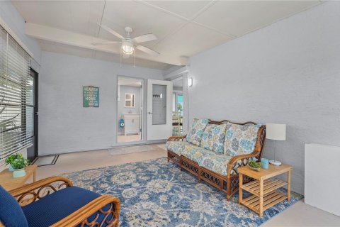 House in Englewood, Florida 2 bedrooms, 103.86 sq.m. № 1885679 - photo 24