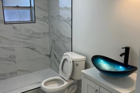 Villa ou maison à Miami Gardens, Floride 4 chambres, 133.41 m2 № 2059885